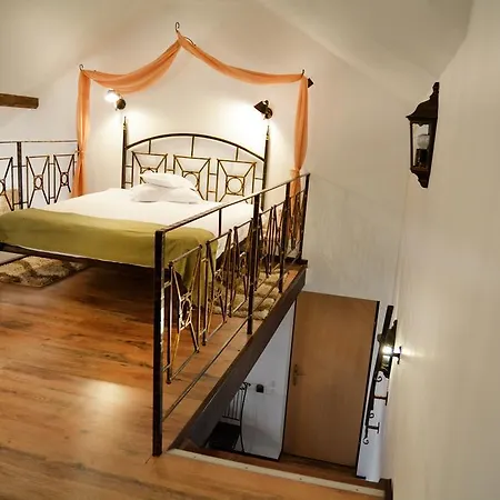 Hotel Hanul Fullton 3*