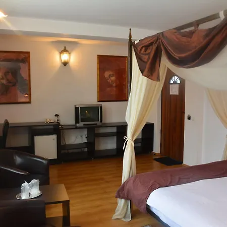 Hanul Fullton Hotell 3*